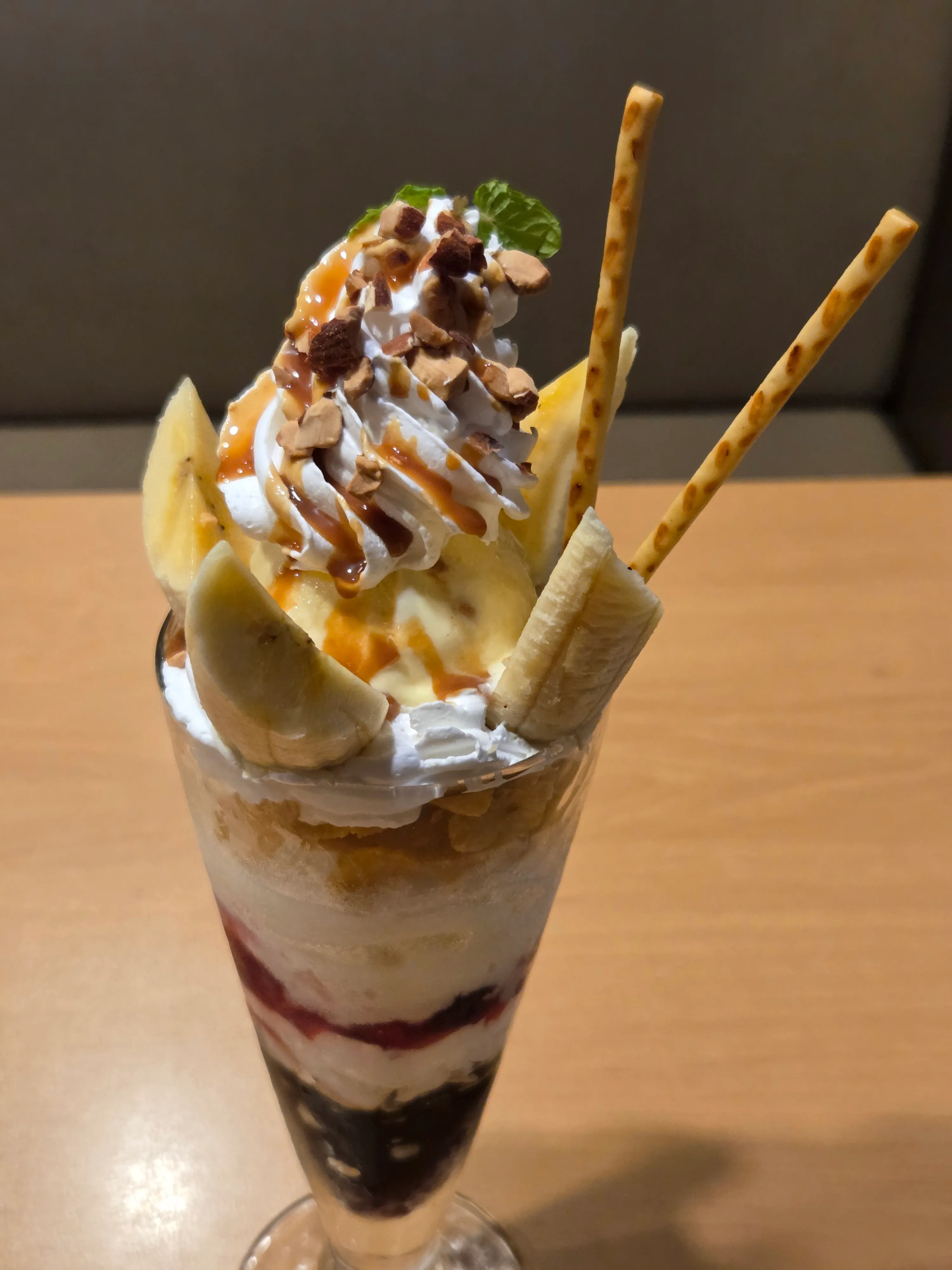 ホーキーポーキー&完熟王バナナのジョナパフェ